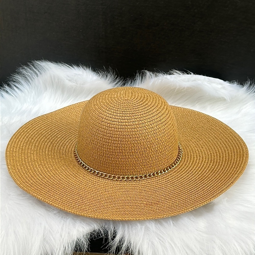 New GUESS Women’s Hat